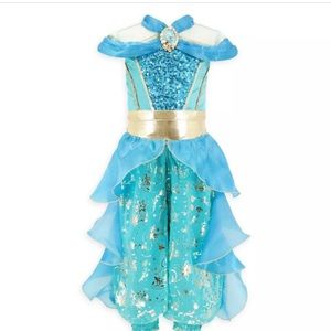 Girls Disney Jasmine costume - size 5/6. Like new